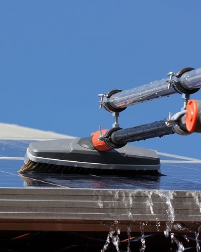Photovoltaik- und Solarplattenreinigung